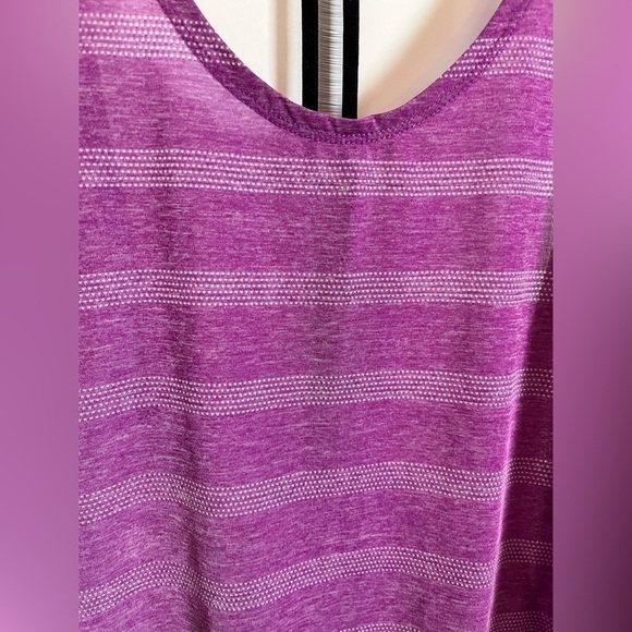 Nike Dri-Fit Open Back Loose Tank Striped - Picture 6 of 7